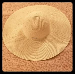 Calvin Klein beach hat